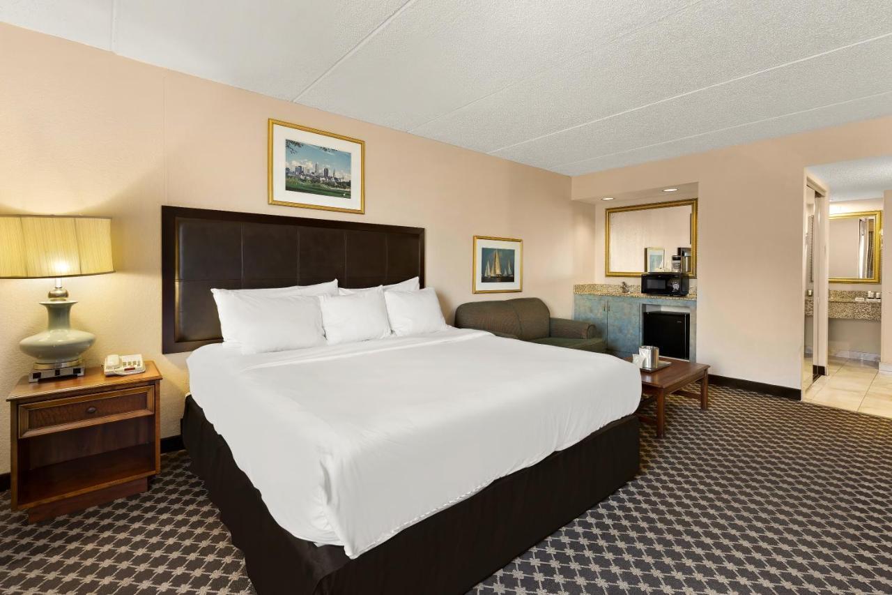 נורת' אולמסטד Hotel Rl Cleveland Airport West מראה חיצוני תמונה